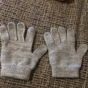 Cozy Gray Knit Gloves